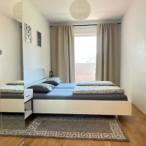 2 Bedroom Next To Metro U1 And Garage Parking Wien